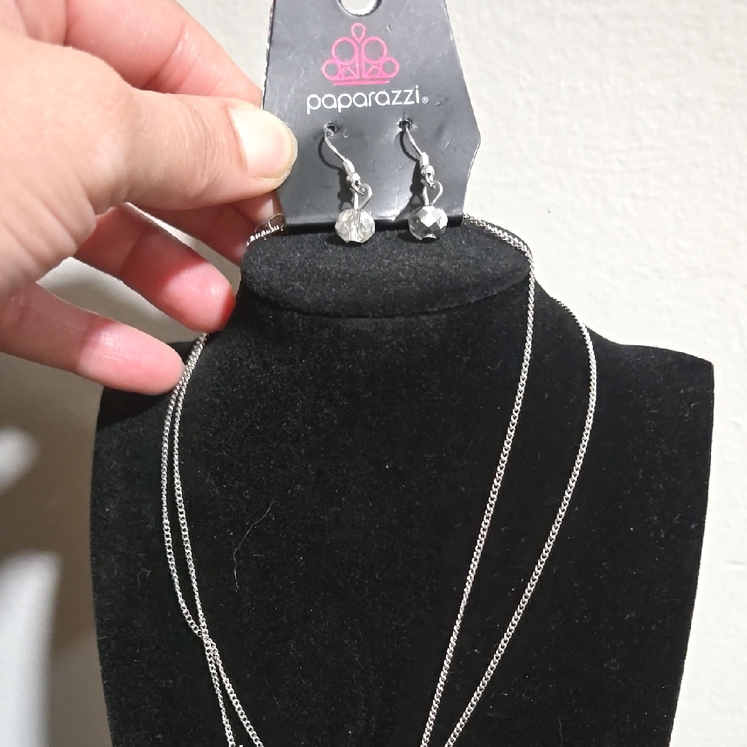 Paparazzi Silver Necklace And Earring Set